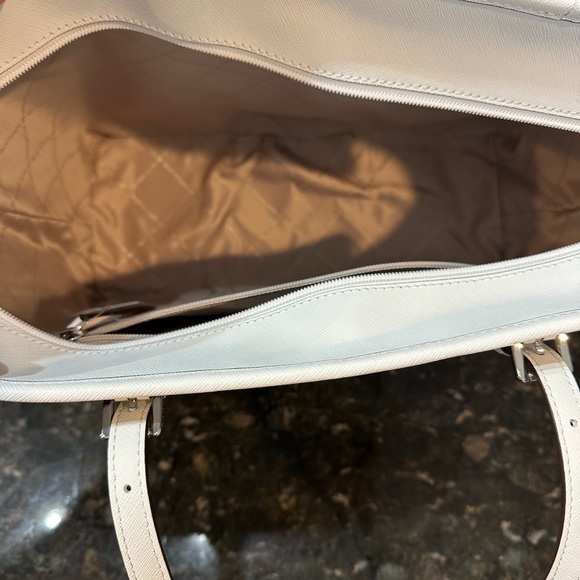 Michael Kors Cream Tote Bag - Picture 3 of 4